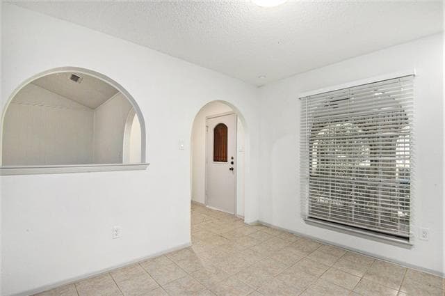 Building Photo - 3208 Ashford Ave