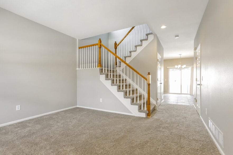 Building Photo - 9678 S Sun Meadow St