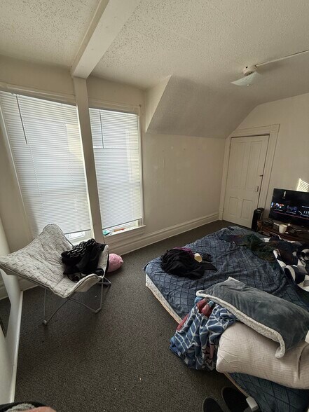 Building Photo - 514 Niagara St