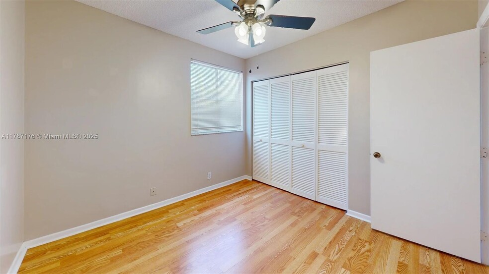 Building Photo - 582 Carrington Ln