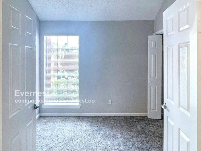 Building Photo - 922 Littleport Ln