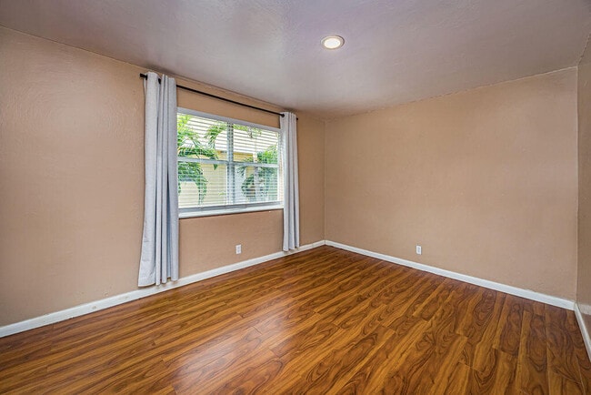 Building Photo - 260 NE 13th St