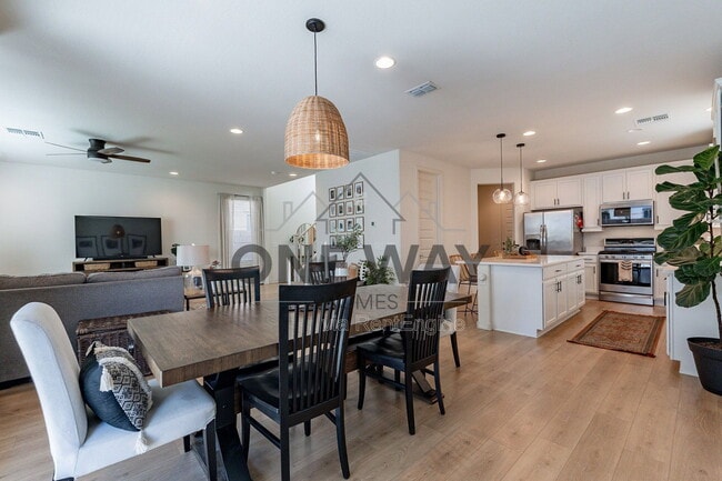 Building Photo - 5411 S Canyon Rim