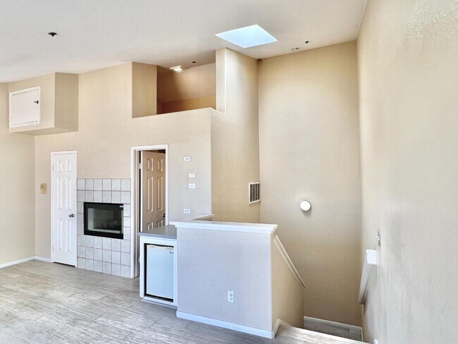 Building Photo - 221 Donax Ave