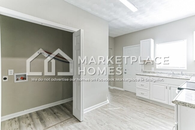 Building Photo - 781 C Ave