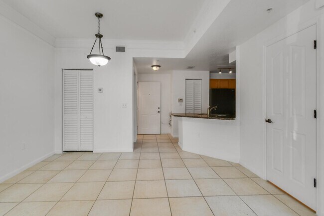 Building Photo - 175 Galicia Way