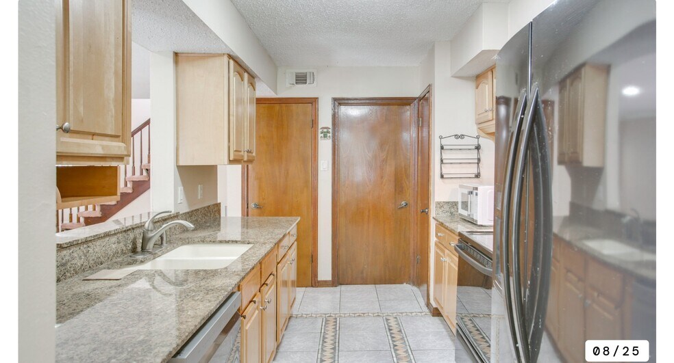 Building Photo - 4213 Paradis Ln