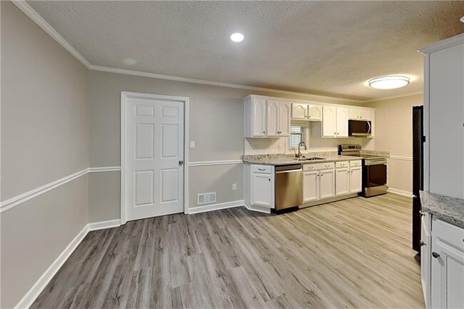 Building Photo - 2820 Broxton Mill Ct