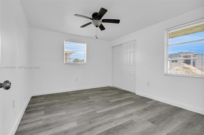 Building Photo - 644 Bonita Ct