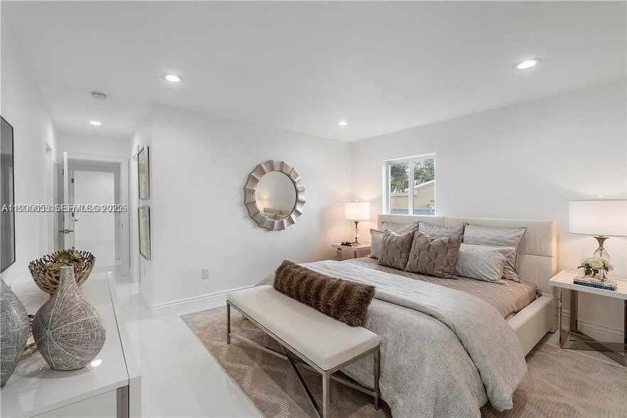 Building Photo - 224 E Acre Dr