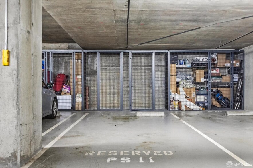 Building Photo - 1388 Gough St