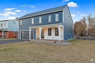 Building Photo - 131 Xavier Cir