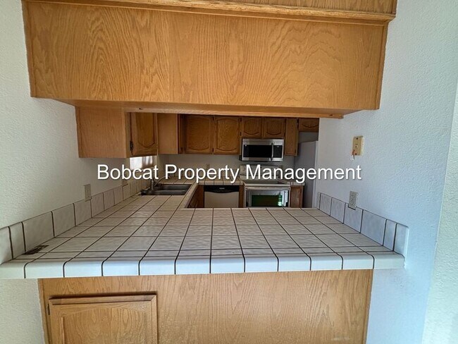 Building Photo - 1420 Douglas Ave