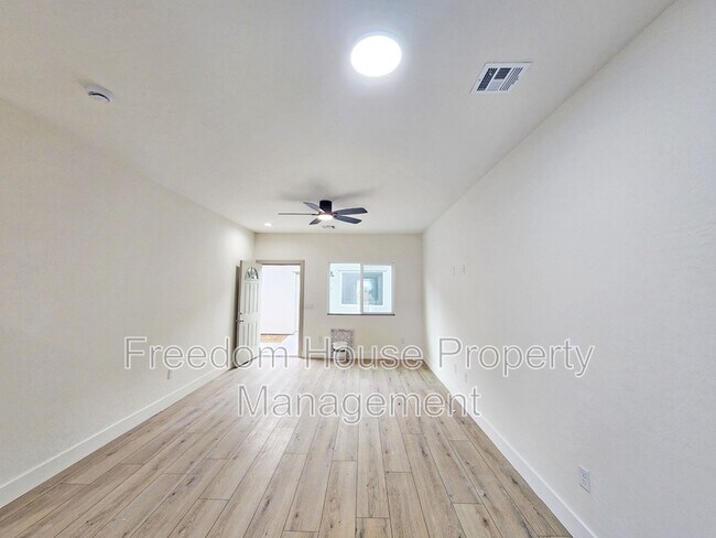 Building Photo - 1340 Arrowhead St