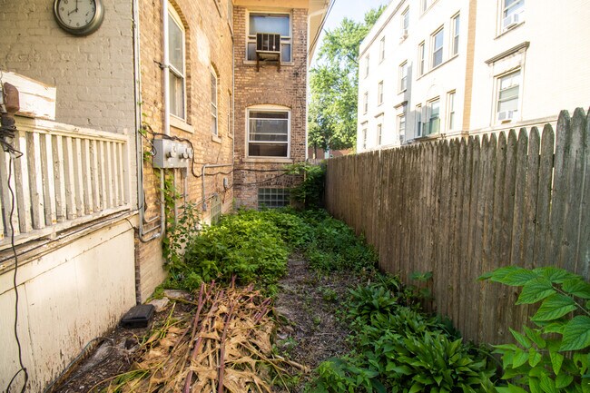 Building Photo - 1645 W Estes Ave