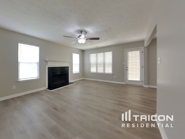 Building Photo - 6526 Revena Ct
