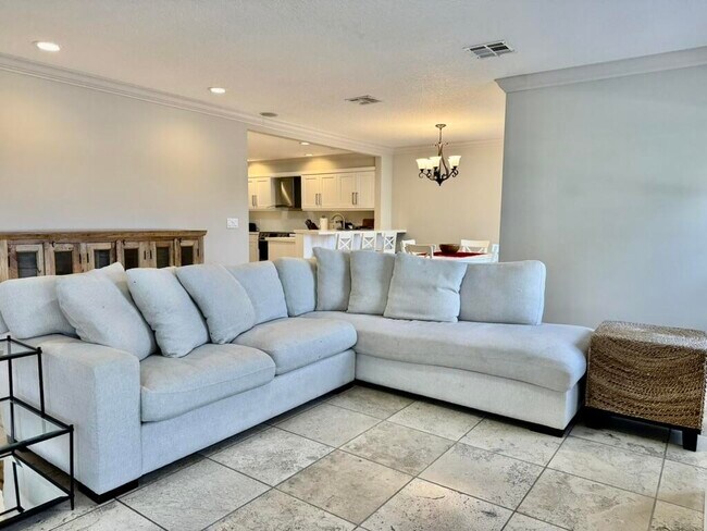 Building Photo - 10577 Santa Laguna Dr