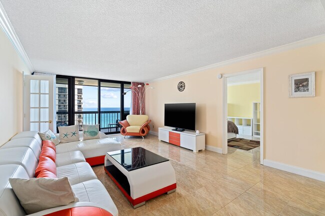 Building Photo - 5380 N Ocean Dr