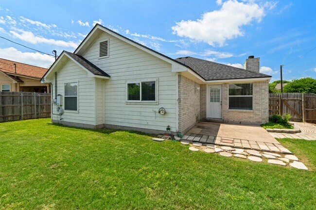 Building Photo - 1501 Catherine Ct