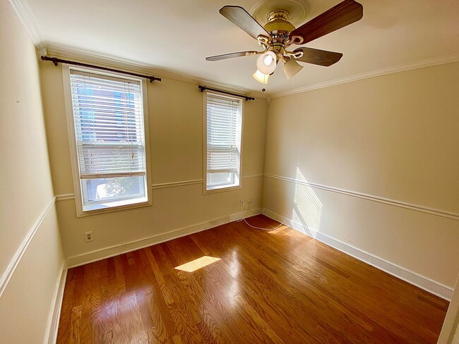 Building Photo - Charming 2 Bedroom/ 1.5 Bathroom Townhome in Fells Point Home w/ Private Patio!