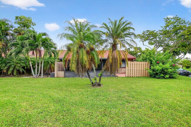 Building Photo - 15 Farnworth Dr