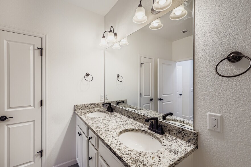 Building Photo - 4644 Copeland Loop