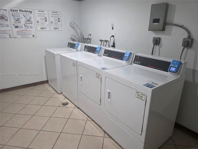 Building Photo - 9688 Fontainebleau Blvd