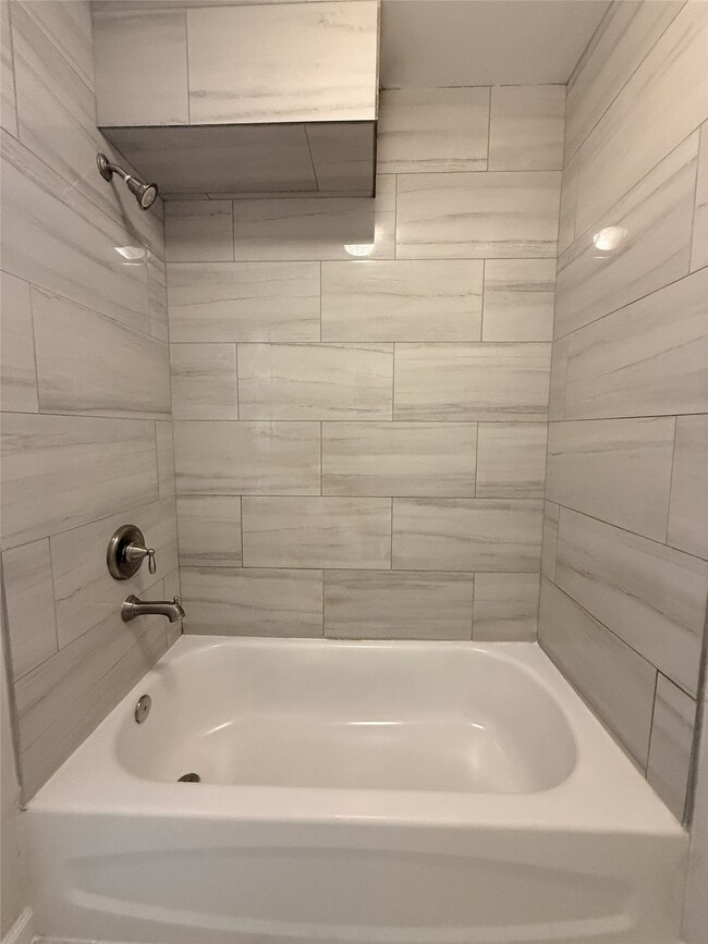 Building Photo - 1824 Thonig Rd