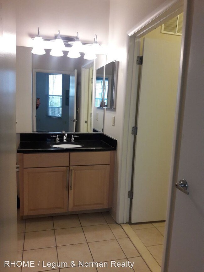 Building Photo - 1 br, 1 bath House - 1201 East West Hwy #110