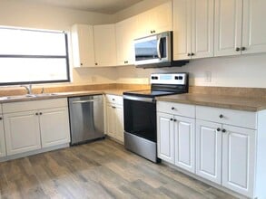 Building Photo - 43 SW 8th Ave