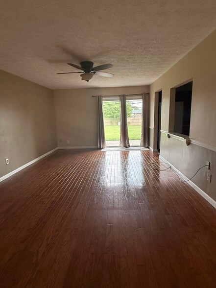 Building Photo - 2427 Latrobe Ave