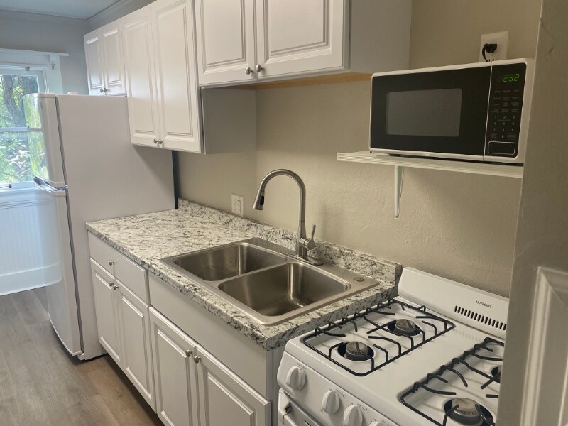 Building Photo - 1449 S University Blvd