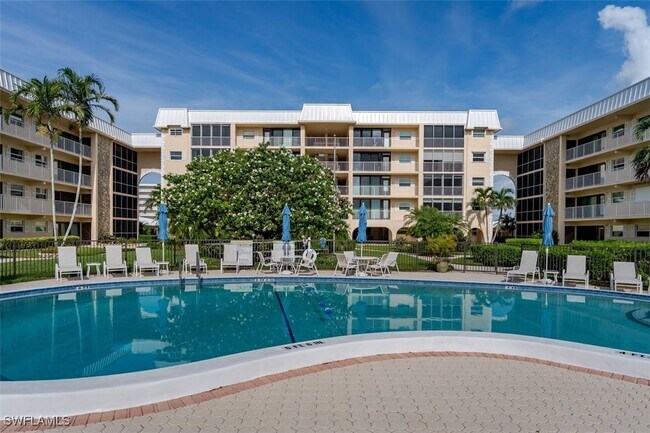 Building Photo - 3450 Gulf Shore Blvd N