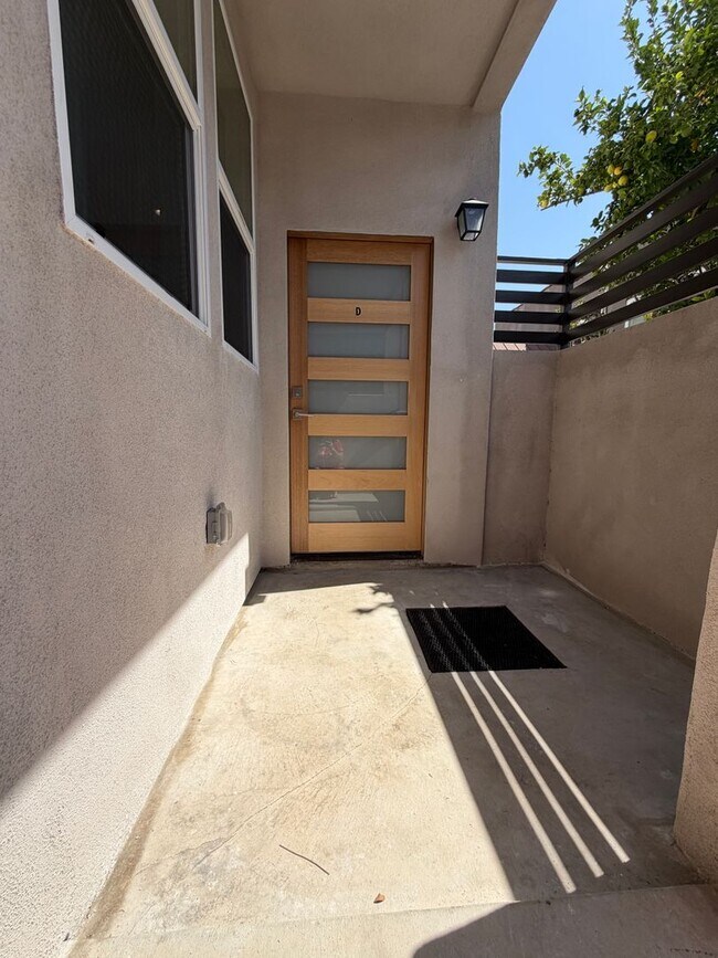 Building Photo - 1045 Sonora Ave
