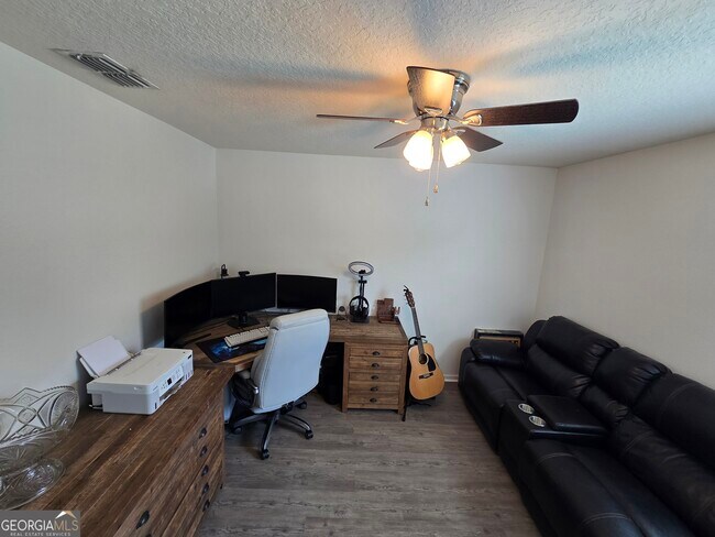 Building Photo - 101 Cedar Breeze Dr