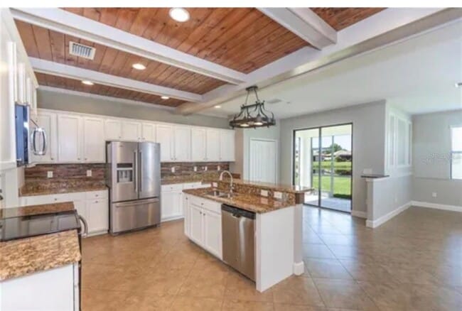 Building Photo - 6914 Quiet Creek Dr