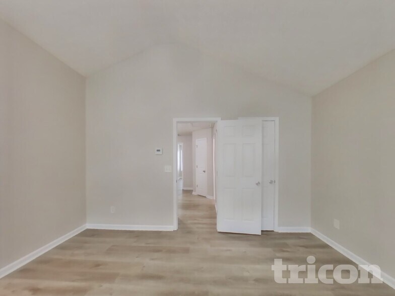 Building Photo - 597 Shadow Valley Ct