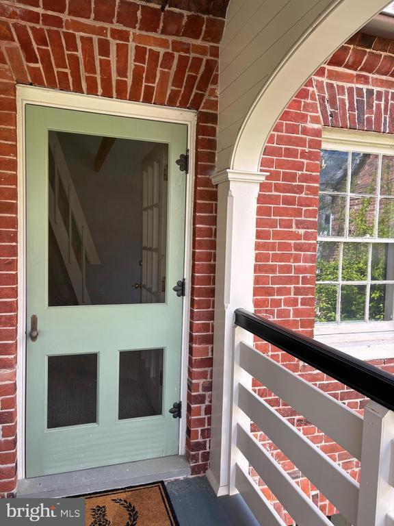 Building Photo - 413 Prince St