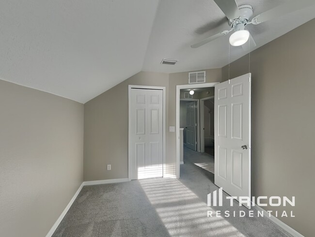 Building Photo - 10812 Shasta Ct
