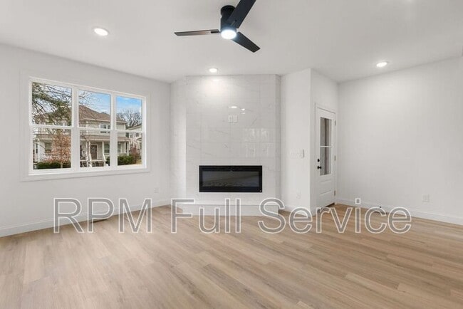 Building Photo - 2109 14th Ave N