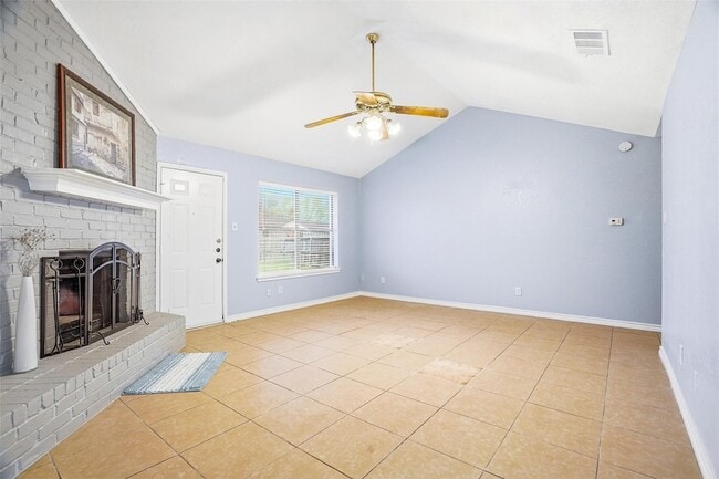 Building Photo - 416 Colonial Pl