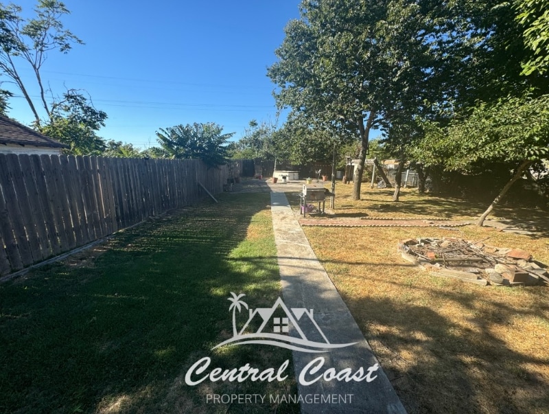 Building Photo - 0 E Foster Rd