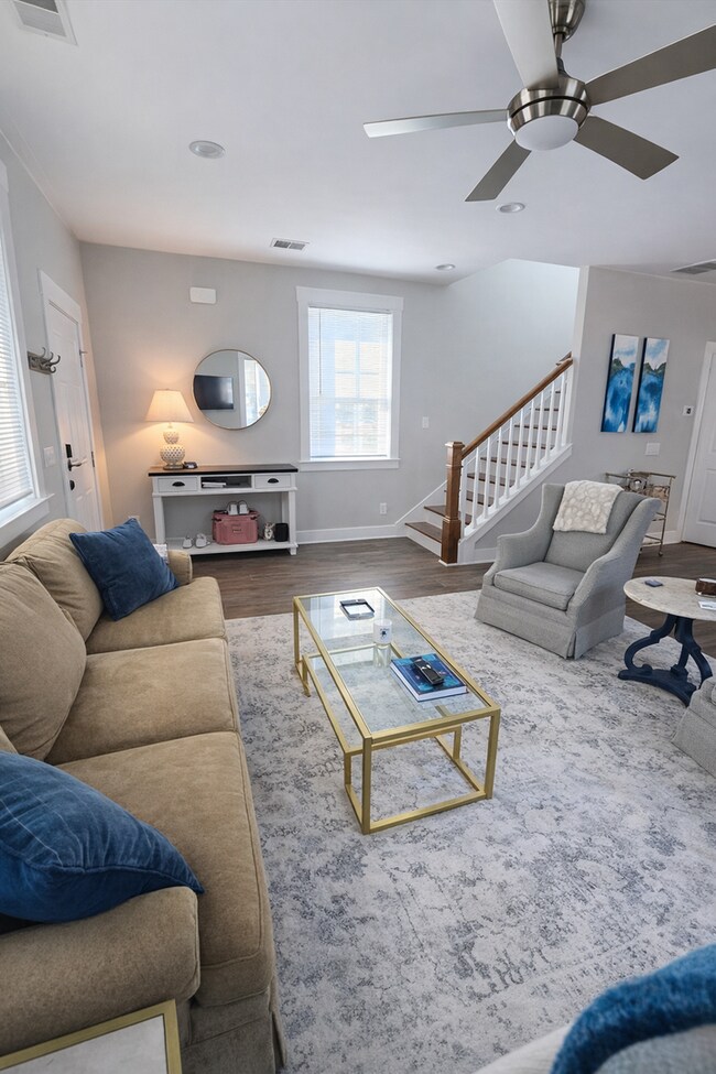 Building Photo - 22M