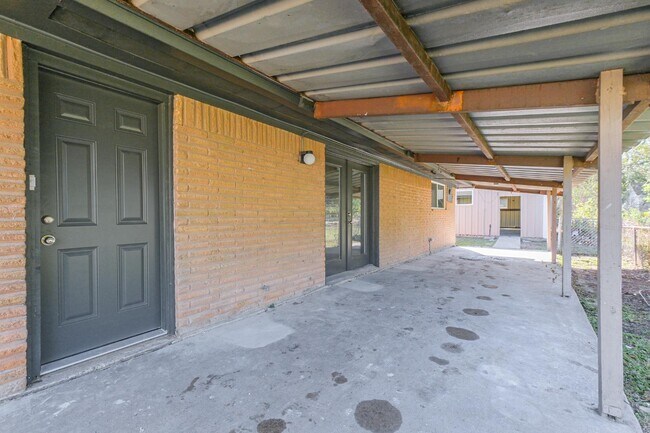 Building Photo - 802 Wright St