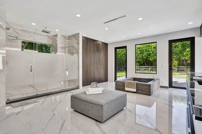 Building Photo - 7693 Steeplechase Dr