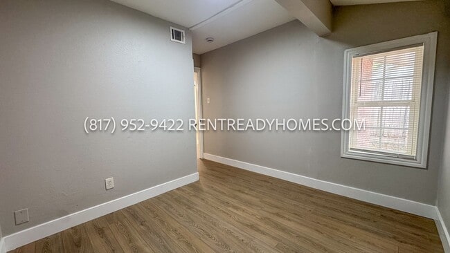 Building Photo - 2613 Fairbrook St