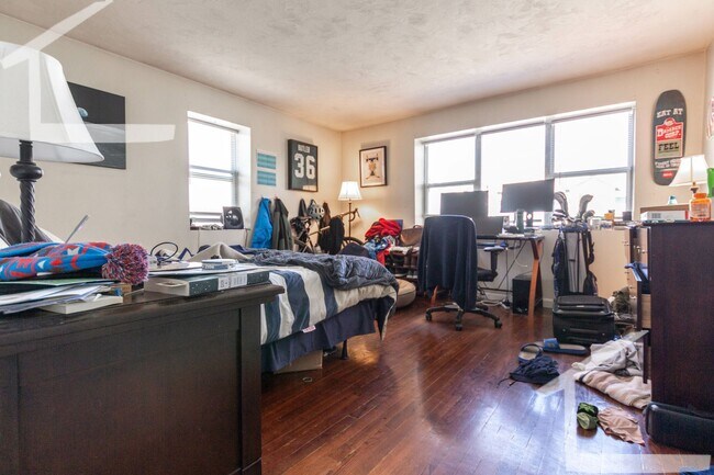 Building Photo - HOTT 2 BED IN ALLSTON!!!!!!!