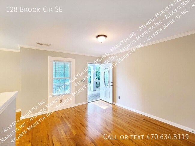 Building Photo - 128 Brook Cir SE