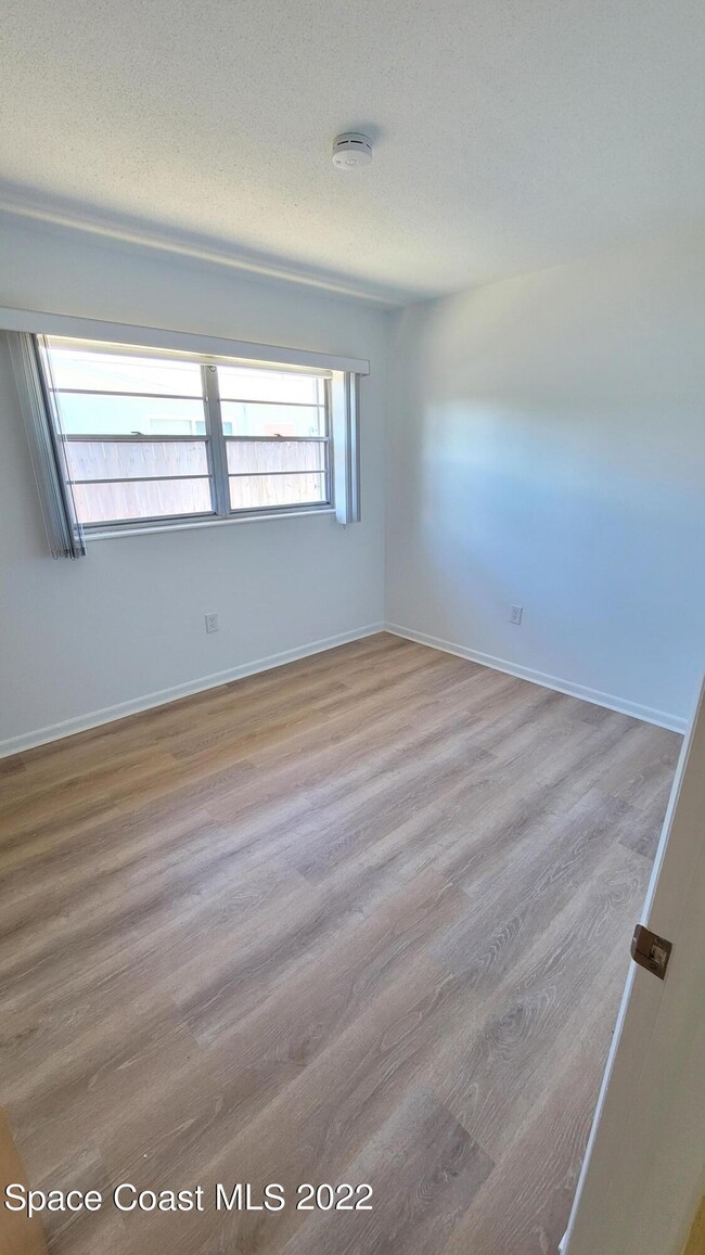 Building Photo - 1264 Seminole Dr