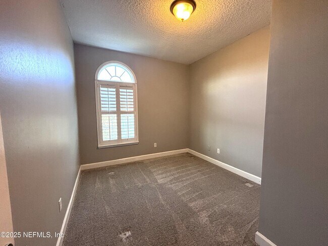 Building Photo - 4455 Ellipse Dr